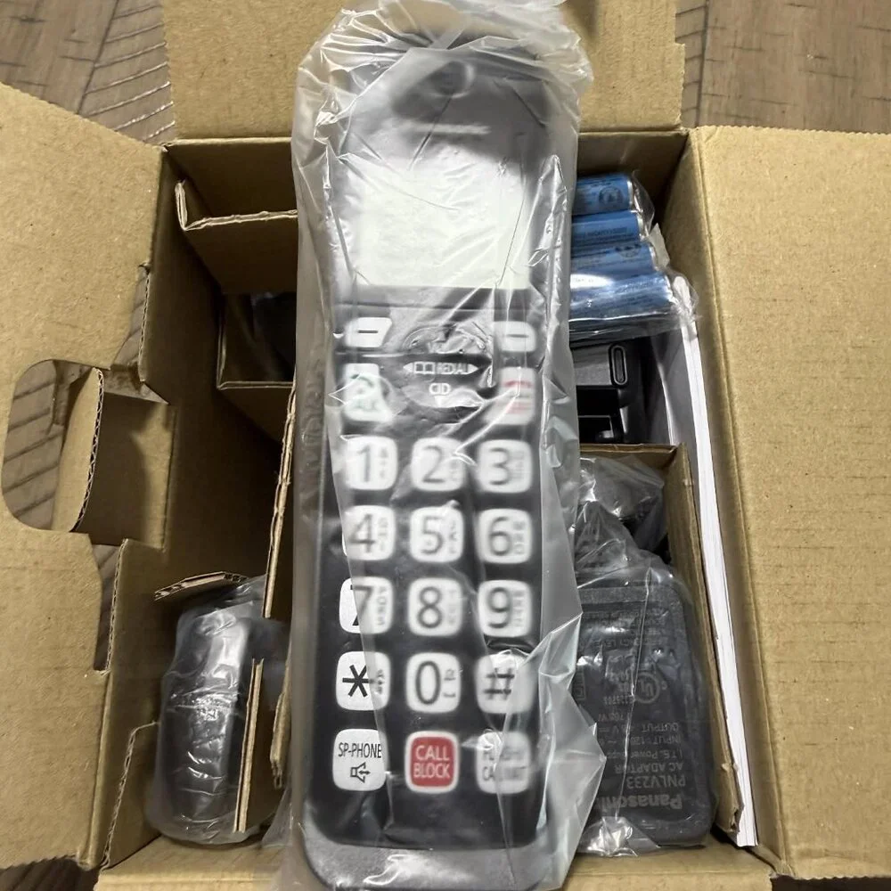 Panasonic KX-TGD832M Cordless Phone System 2 Handsets Caller ID Metallic Black